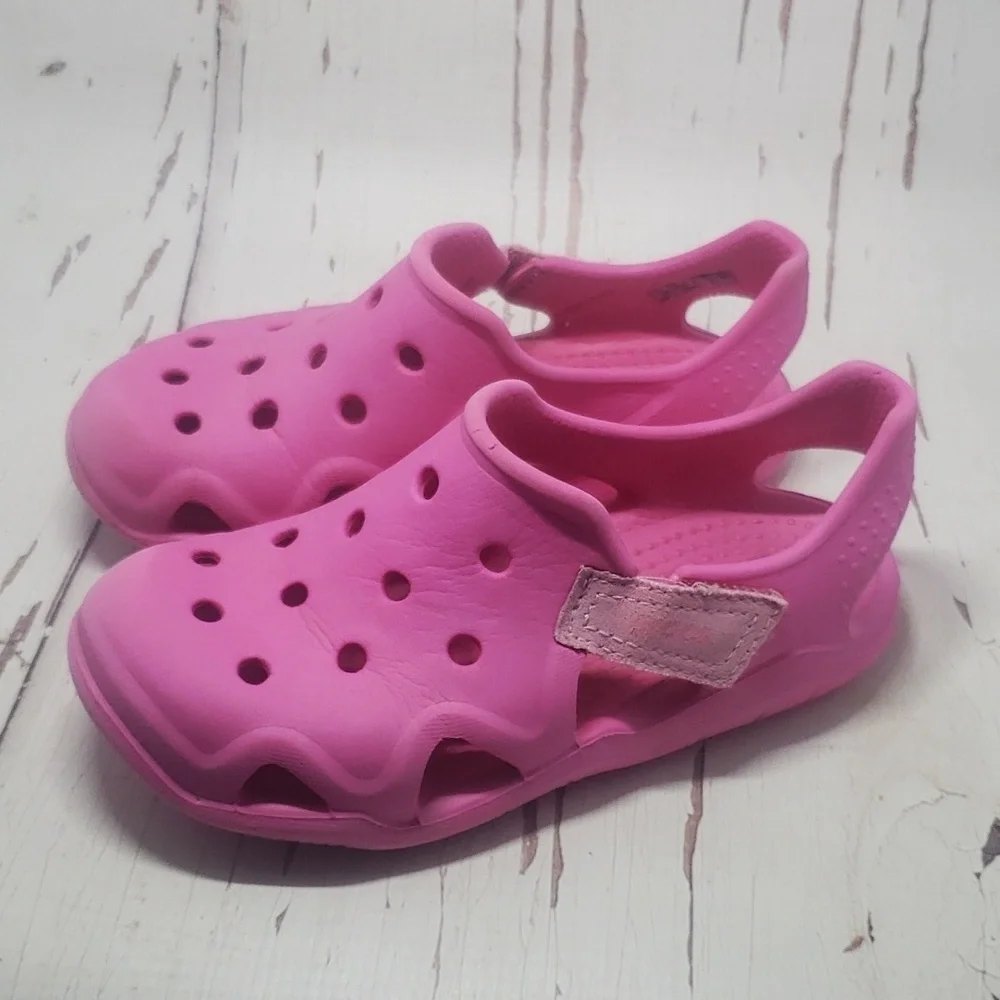 Crocs 11 pink youth sandals flats loafers